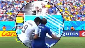 There is no doubt that Suarez applied his infamous bite - Mage: BBCNews
